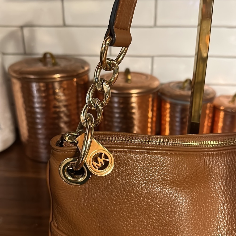 Michael Kors purse. Camel color. Beautiful - Picture 5 of 13